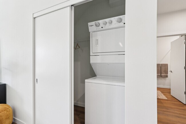 B2: 2BR, 2BA - 828SF - Laundry