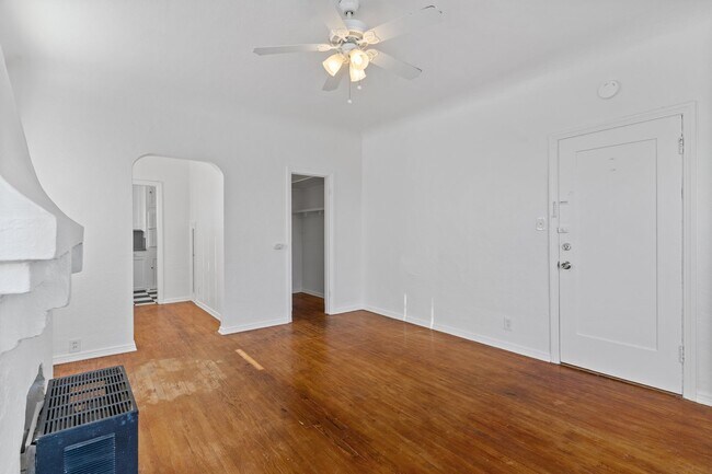 Photo - 1115 E Broadway Unidad 06