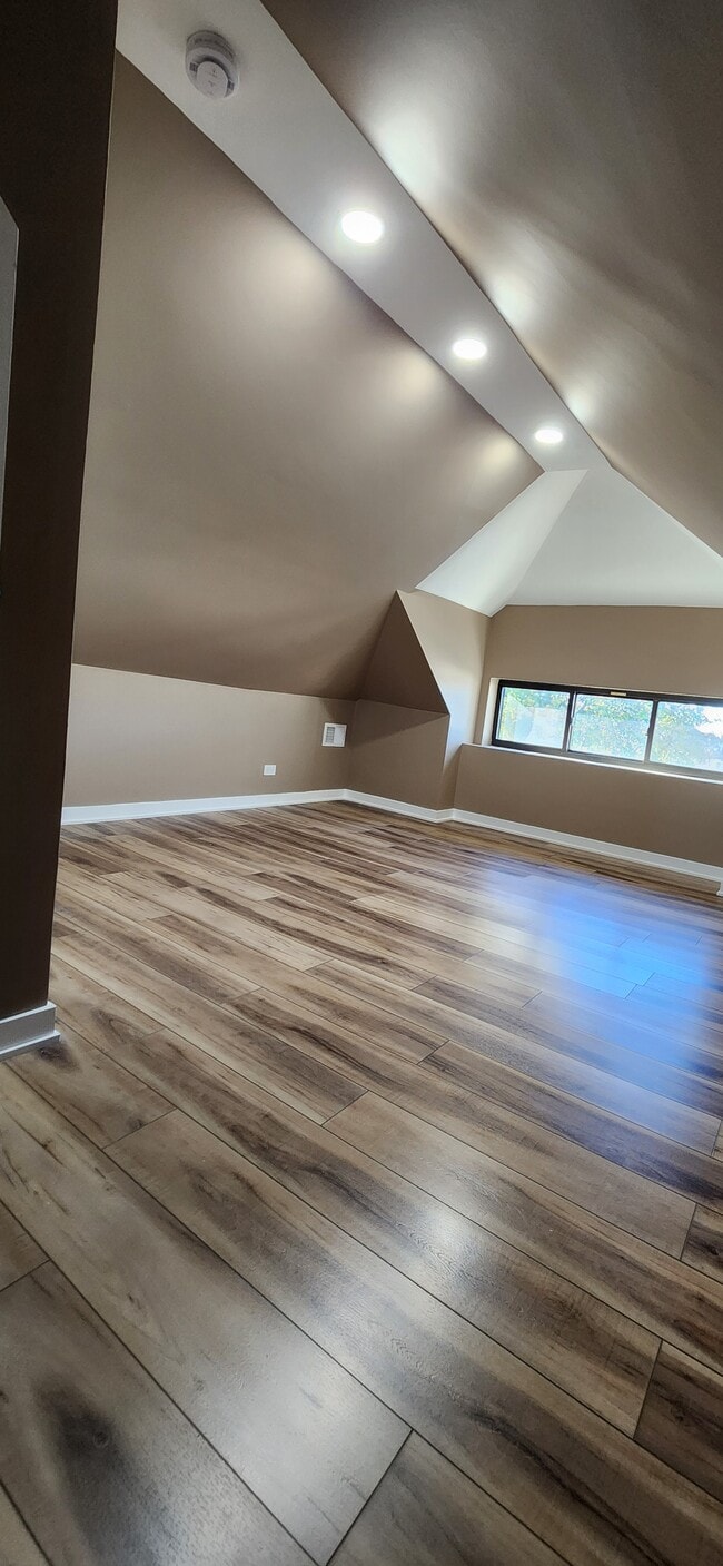 Photo - 4511 S Washtenaw Ave