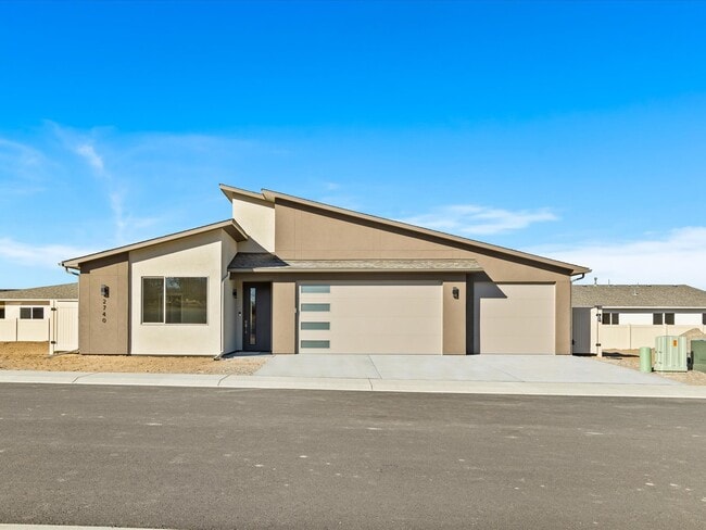 Building Photo - 2747 Radiant Ave