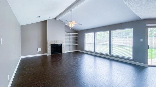 Photo - 9619 Sharpcrest St