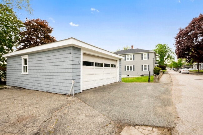 Photo - 5 Goulart Ave