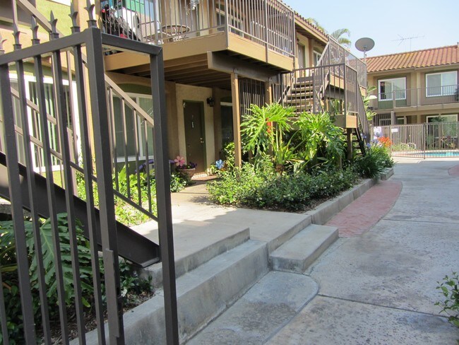 Photo - Fullerton Gardens Apartments