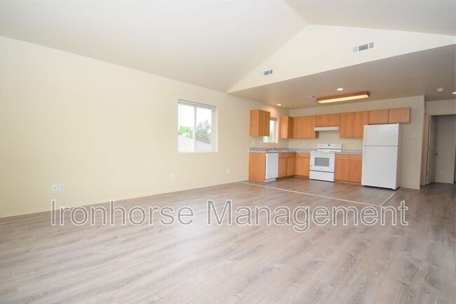Photo - 509 Hunters Way
