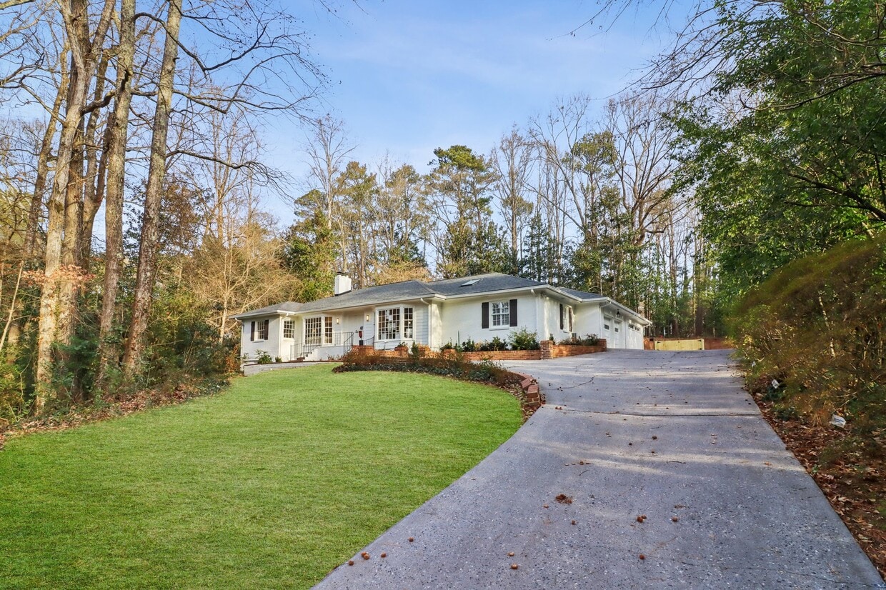 Front - 1027 Peachtree Battle Ave NW (Atlanta, GA)