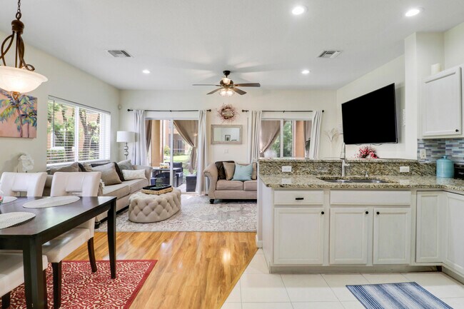 Photo - 8301 Mulligan Cir Unit 3211