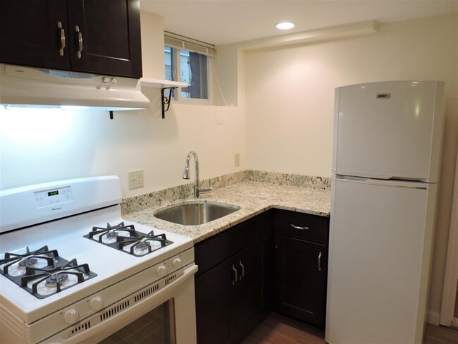 Building Photo - 34 Chatham St Unit B1