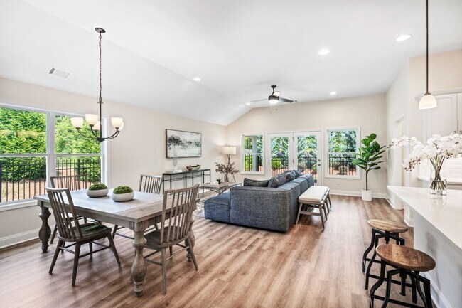 Photo - 7 Hickory Br