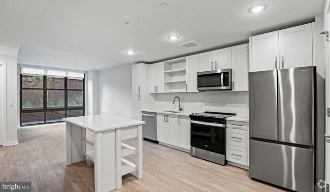 Building Photo - 3990 Upton St NW Unit 2B-PARC-5106 Rental