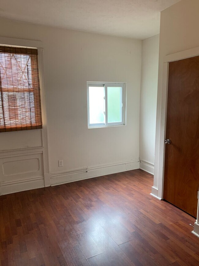 Photo - 3950-3952 Woolslayer Unit 3950