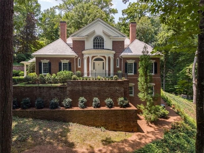 Building Photo - 140 Valley Rd NW