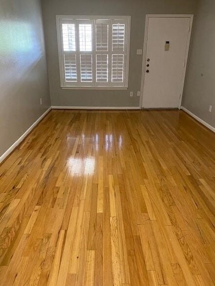 Photo - 2250 Bering Dr Unidad 98