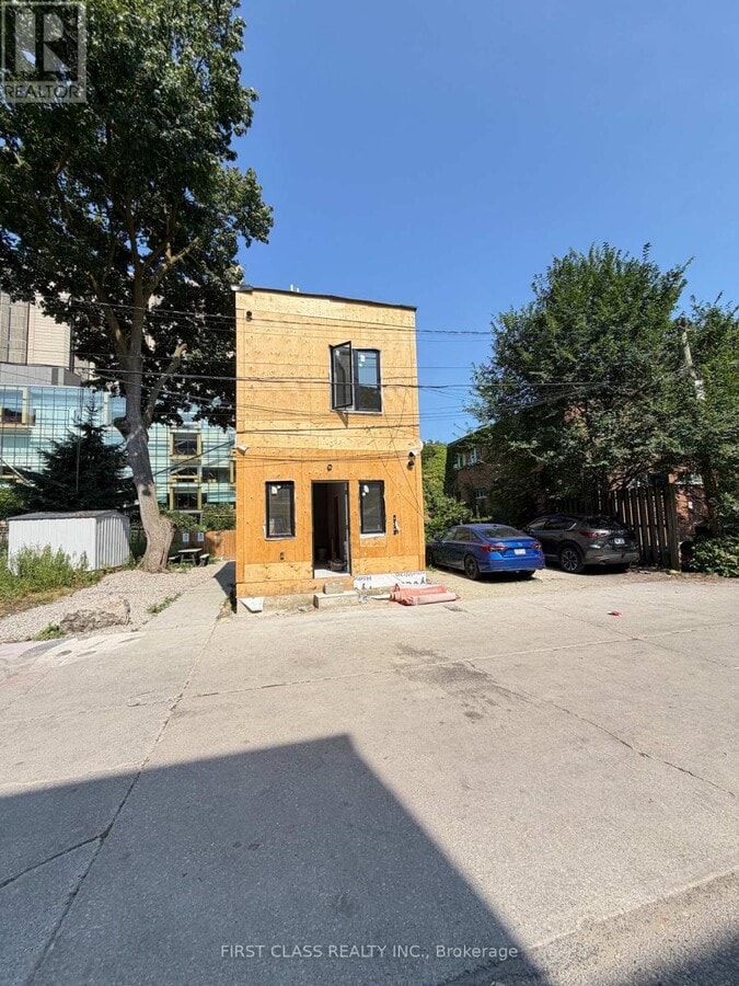 Photo - 356 Huron St