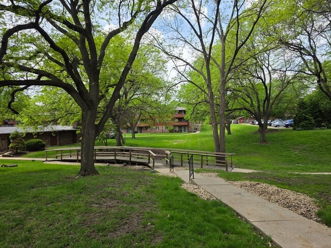Photo - Riverwood Apartments