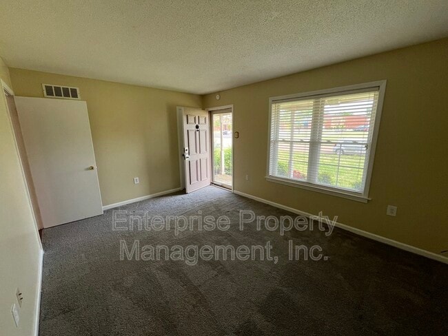Photo - 6967 Dawnhill Rd