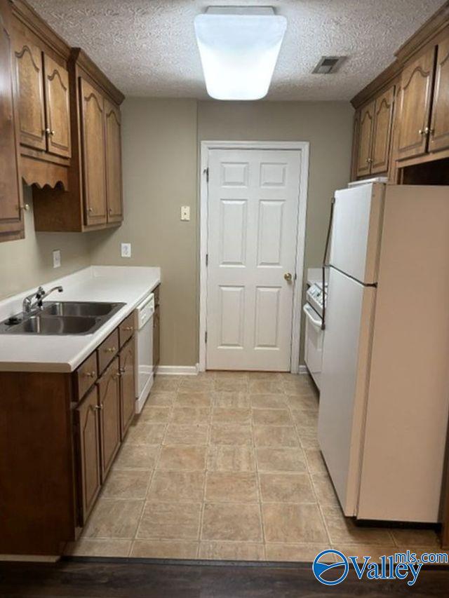 Photo - 160 Sycamore Pl