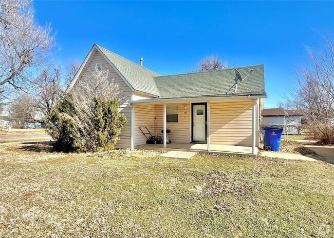 Building Photo - 424 N Oak St Rental