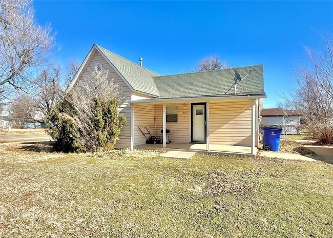 Photo - 424 N Oak St House