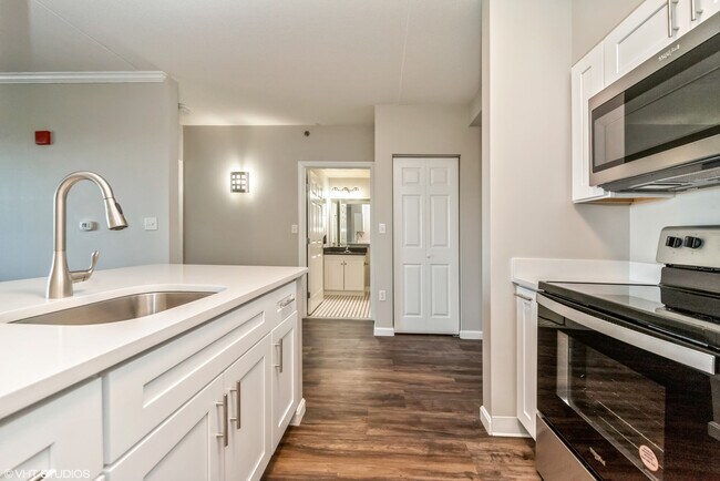 Cloverleaf Apartments