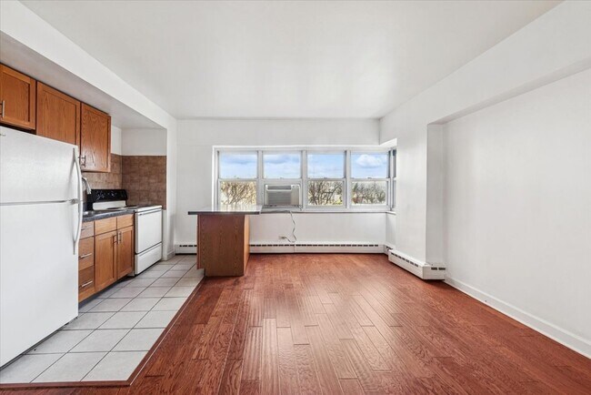 Photo - 4980 N Marine Dr Unit 135