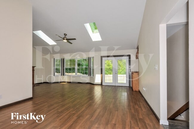 Photo - 202 Barrington Dr
