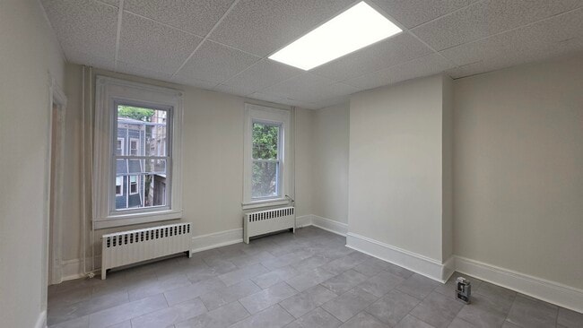 Photo - 204 3rd St
