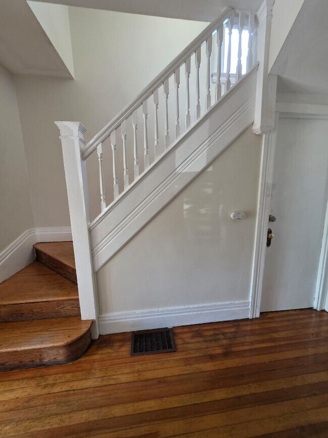 10 Grace St