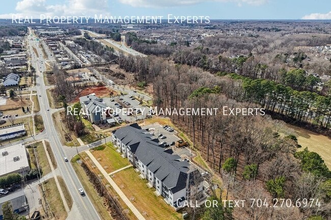 Photo - 14801 Statesville Rd Unit 218