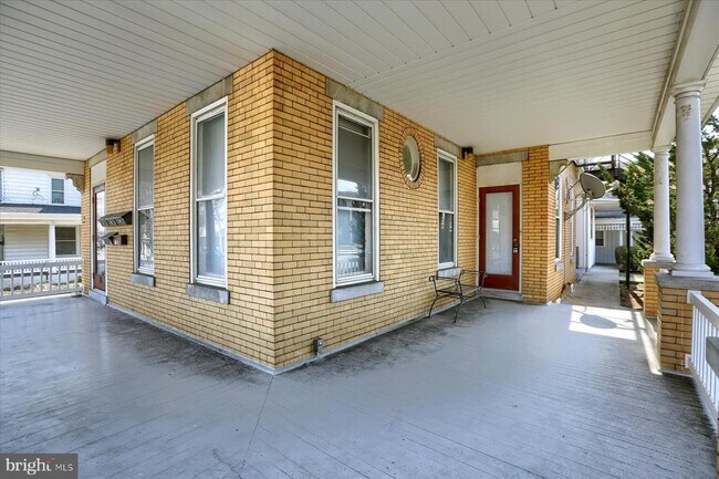 Photo - 50 E Maple St Unit 4