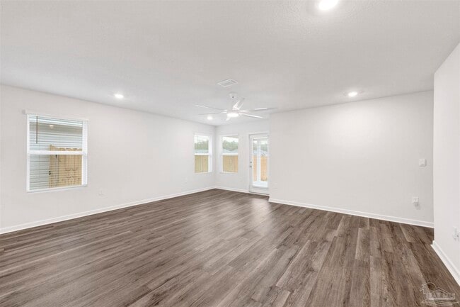 Photo - 6304 Firefly Dr