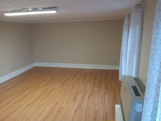 Photo - 180 Riverside Ave Unidad 1