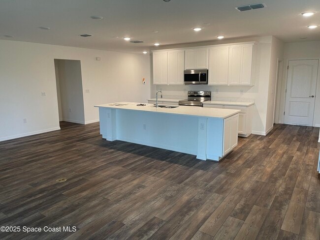 Photo - 2592 Pinwherry St NW