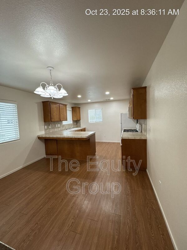 Photo - 2931 N Crowe St