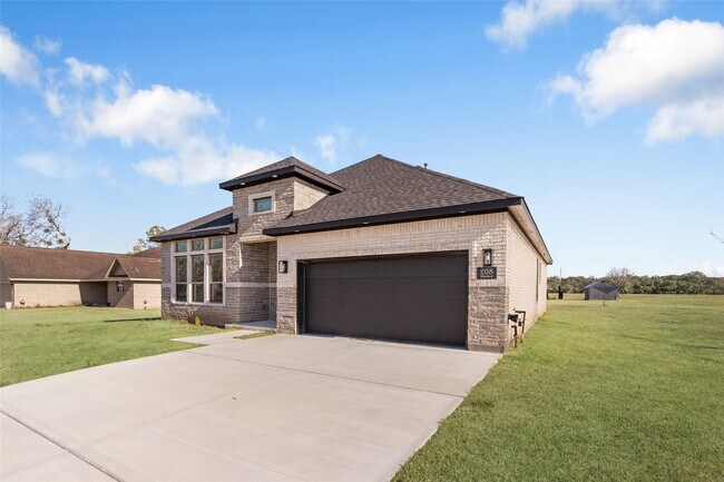 Photo - 208 Silverleaf Rd