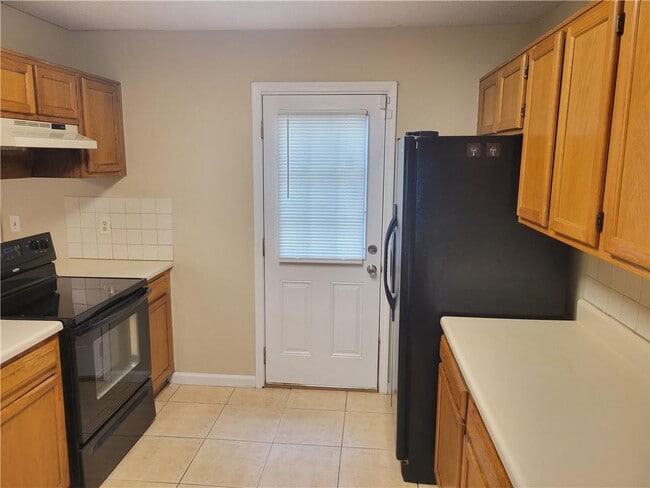 Photo - 1060 Hillsborough Chase NW