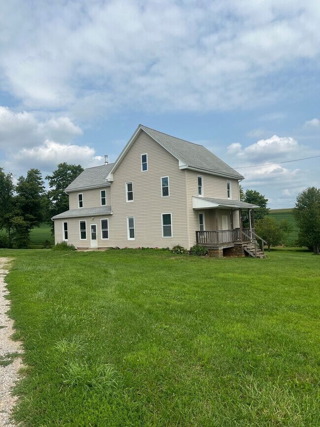 Building Photo - 2801 Bridgeview Rd