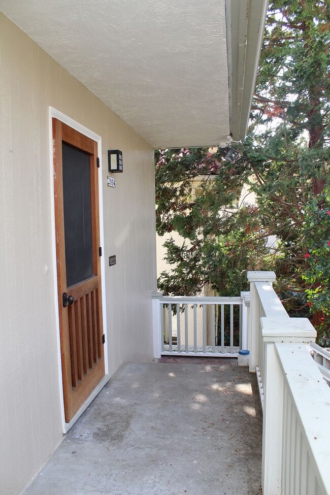 Photo - 2002-2012 NE 22nd Ave Unit 2004