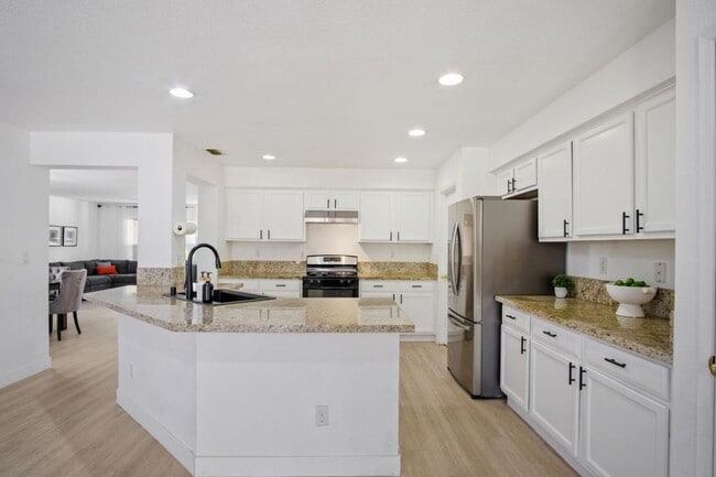 Photo - 2311 Portifino St