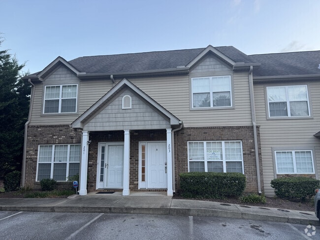 Building Photo - 203 Ashby Dr Rental