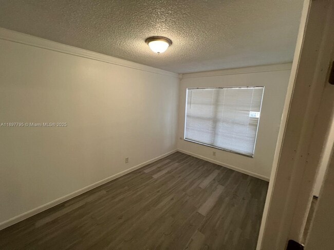 Photo - 6840 Pembroke Rd Unit 106