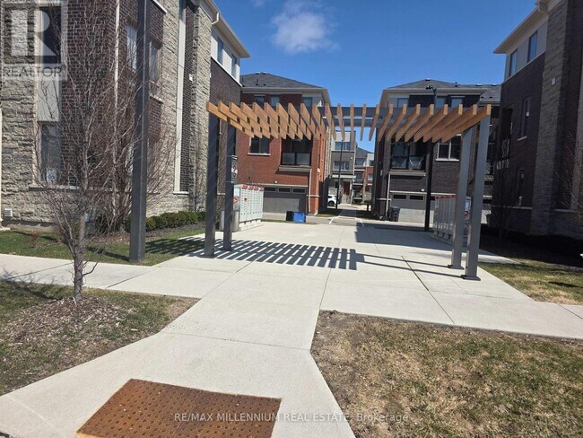 Photo - 240 Lagerfeld Dr