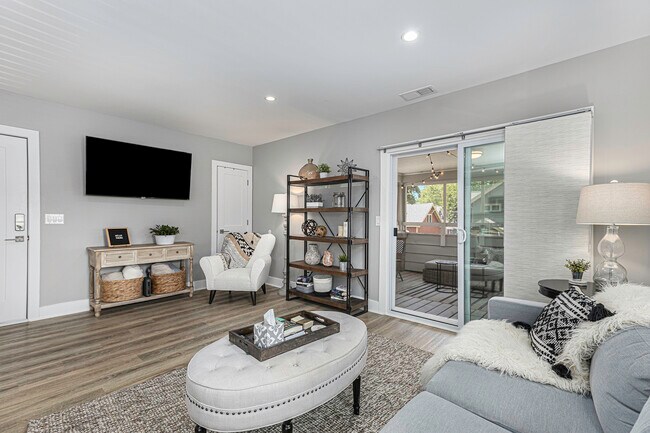 Photo - 301 S Pleasant St Unit 2