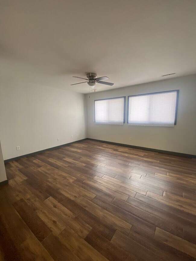 Photo - 4861 Tama St SE Unit 4