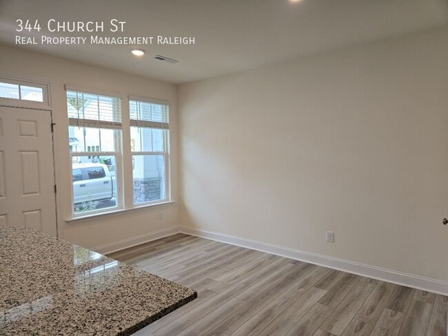 Photo - 344 Church St