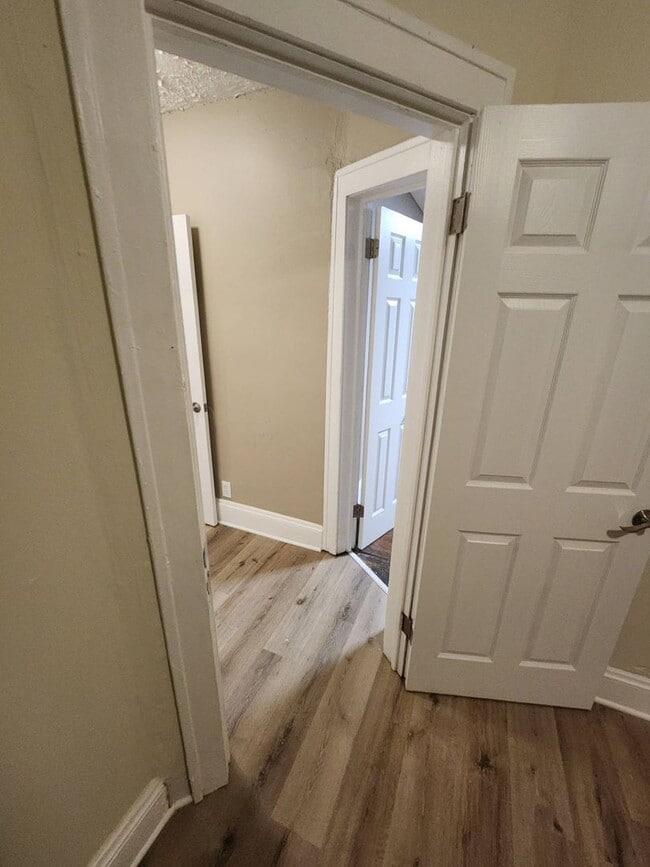 Photo - 3658 E 143rd St Unidad 2