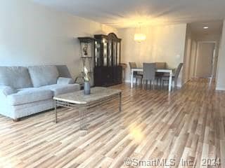 Building Photo - 37 Greenwich Ave Unit APT 2-6