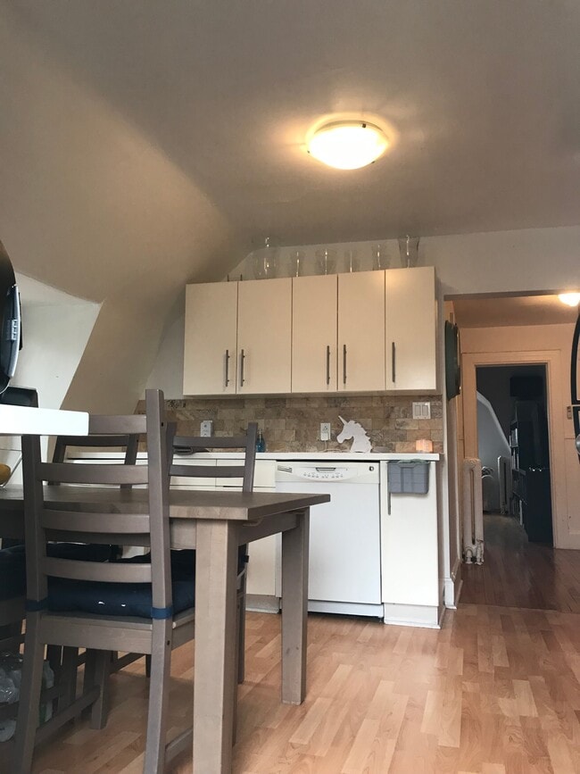 Photo - 401 Daly Ave Unit 4