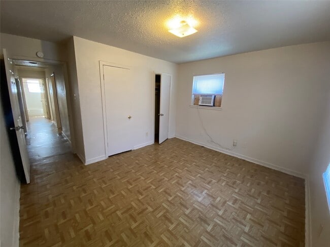 Building Photo - 4211 Rockingham St Rental
