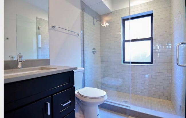 Photo - 2209 W Eastwood Ave Unit 2N