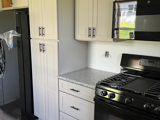 Photo - 36 N Lee St